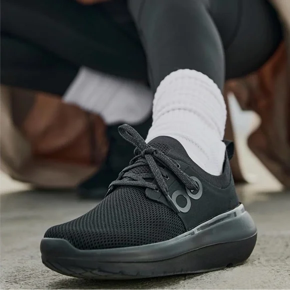 OOFOS Womens Oomy Stride Black Women’s size 7 - Picture 1 of 15
